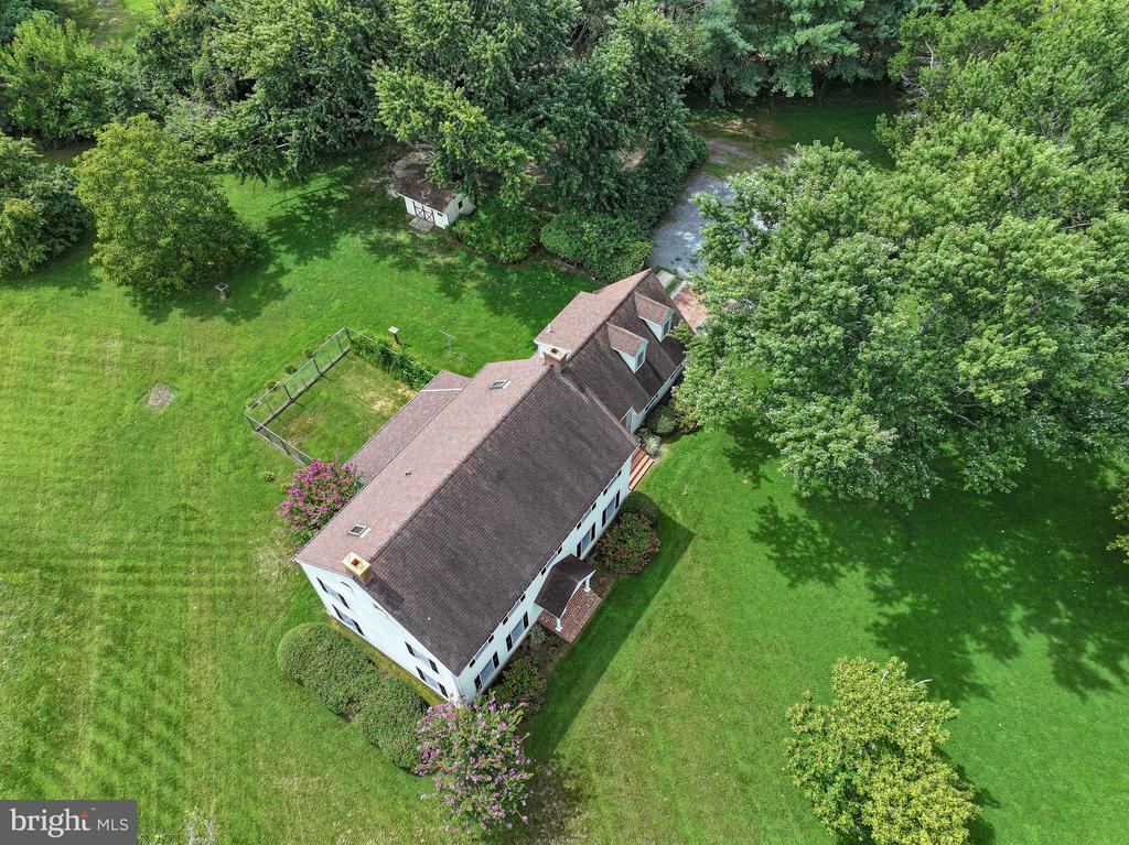 6253 MIDDLE POINT ROAD