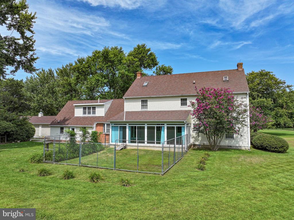 6253 MIDDLE POINT ROAD