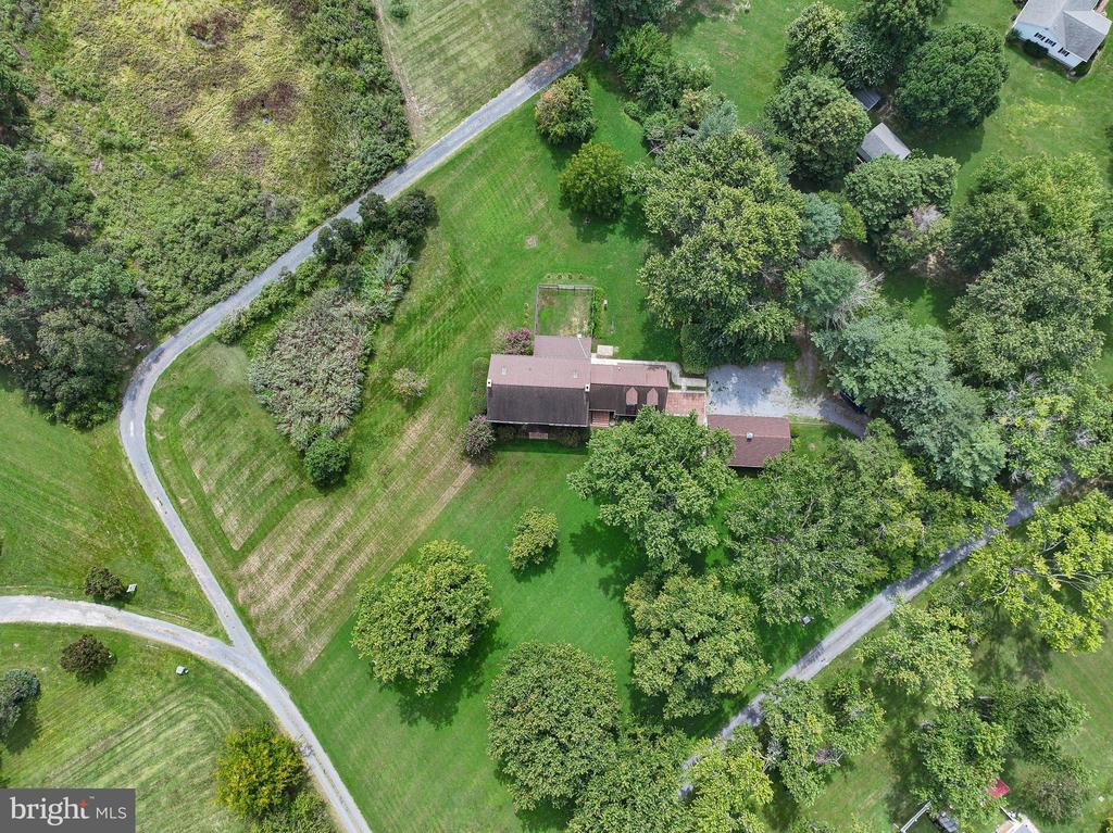 6253 MIDDLE POINT ROAD
