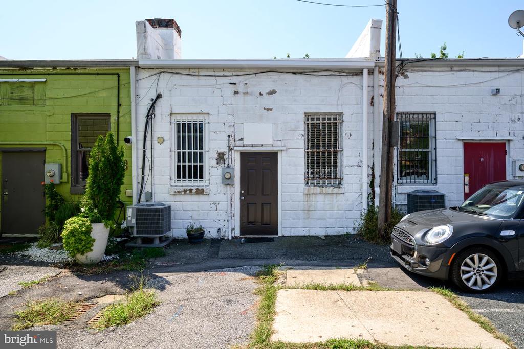 21 GOLDSBOROUGH STREET Unit: 1