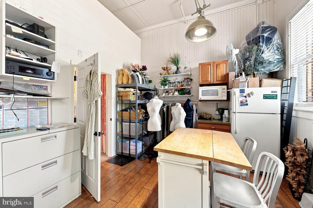 21 GOLDSBOROUGH STREET Unit: 1