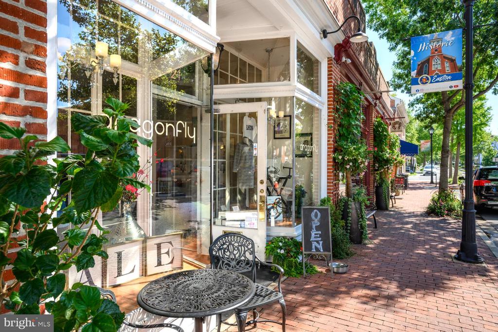 21 GOLDSBOROUGH STREET Unit: 1