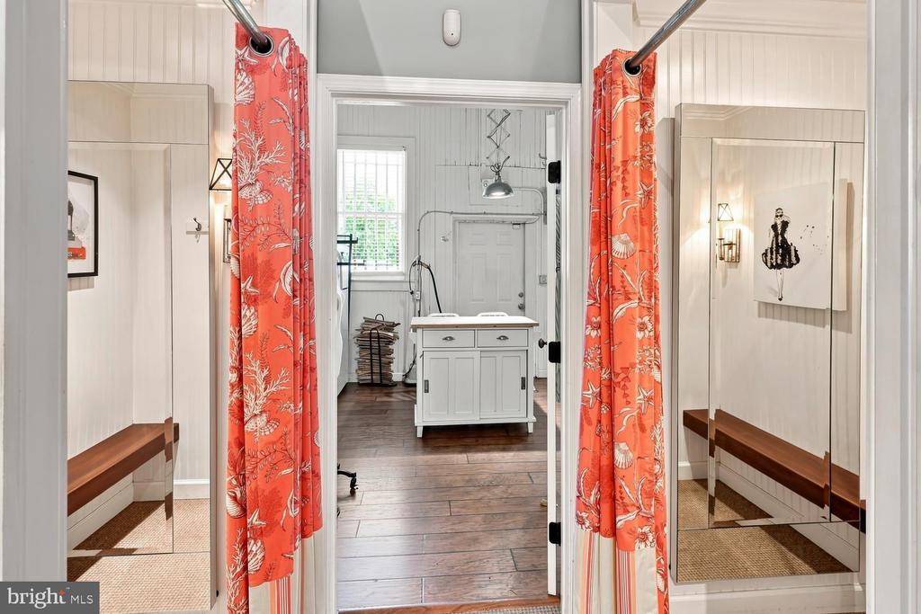 21 GOLDSBOROUGH STREET Unit: 1
