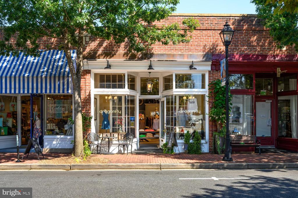 21 GOLDSBOROUGH STREET Unit: 1