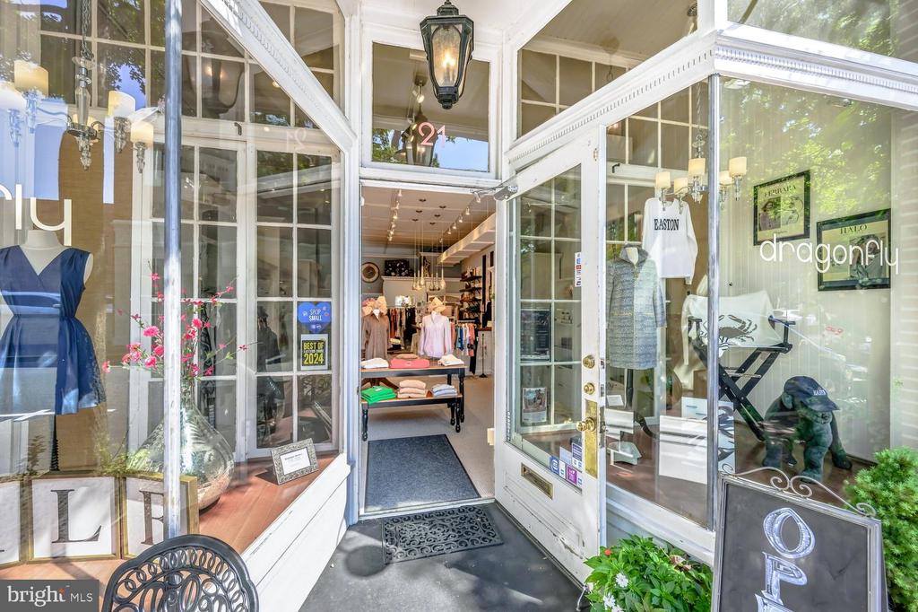 21 GOLDSBOROUGH STREET Unit: 1