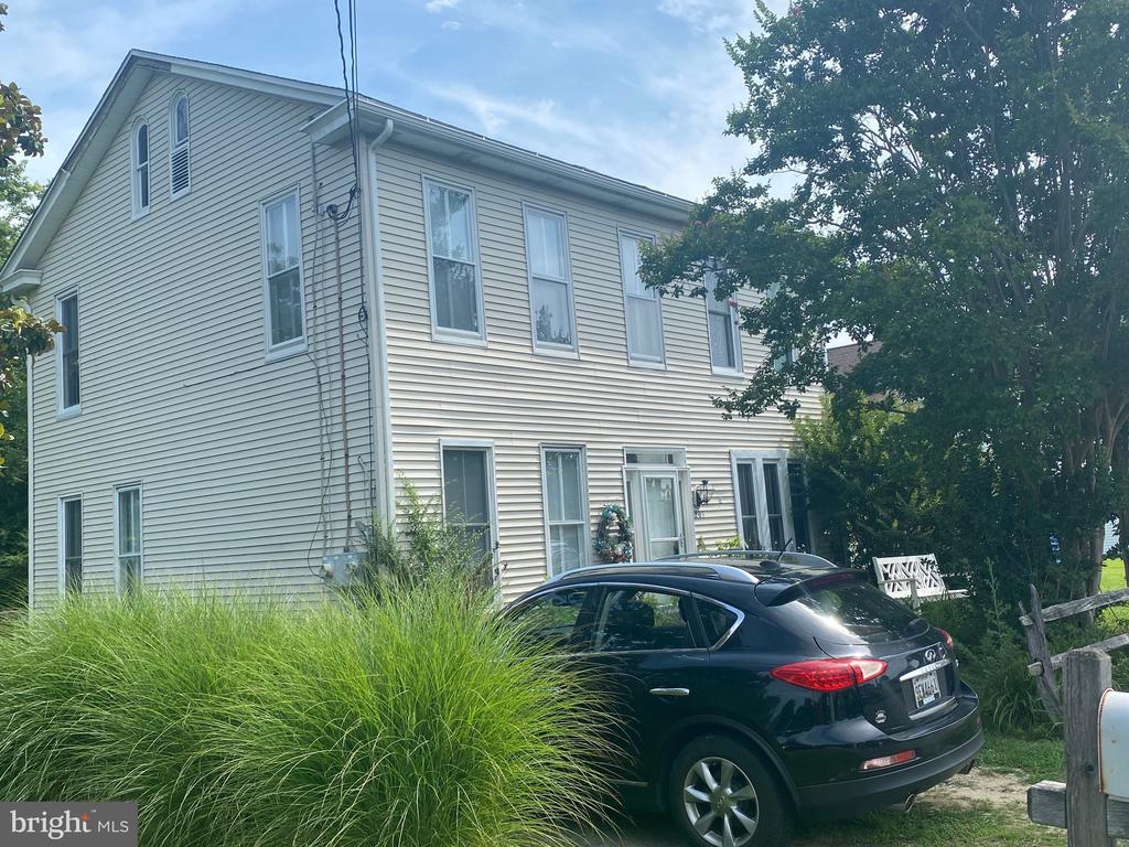 205 RAILROAD AVENUE Unit: A