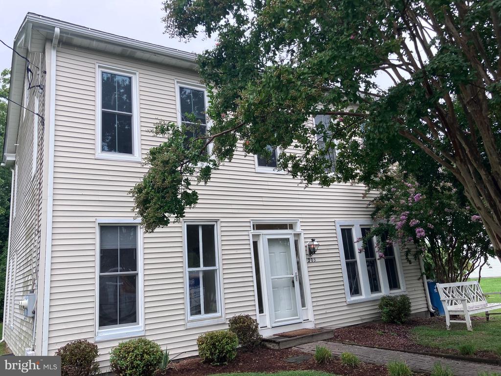 205 RAILROAD AVENUE Unit: A