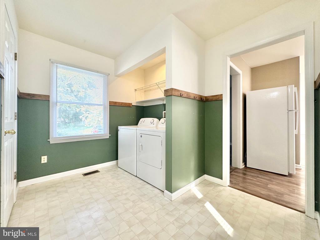 8337 COLONY CIRCLE