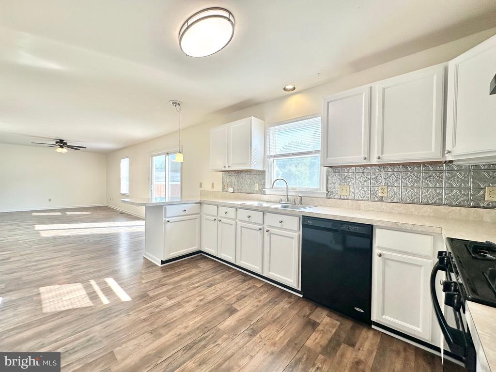 8337 COLONY CIRCLE