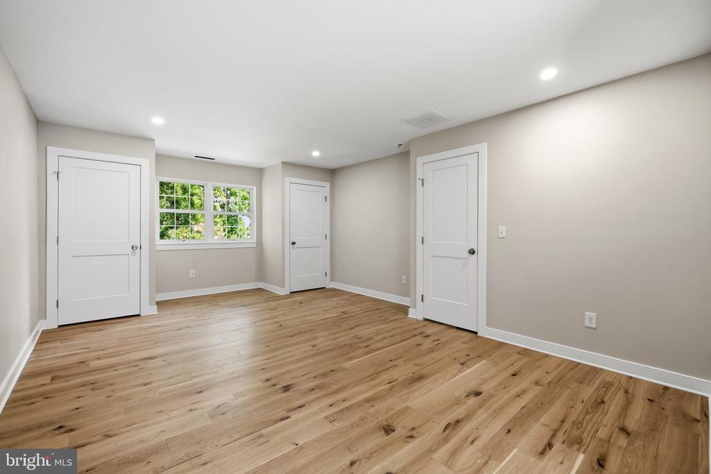 407 SEYMOUR AVENUE