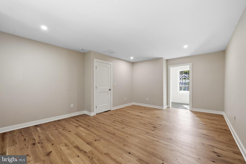 407 SEYMOUR AVENUE