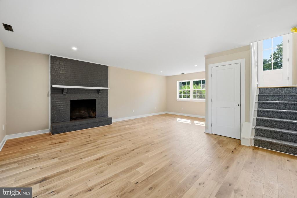 407 SEYMOUR AVENUE