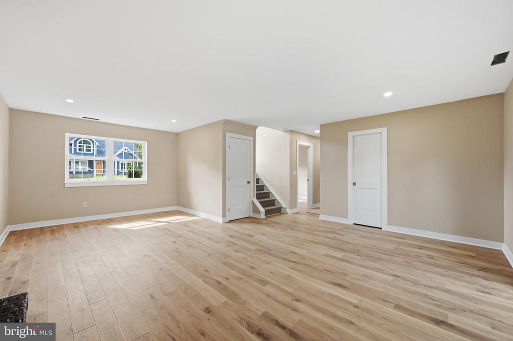 407 SEYMOUR AVENUE