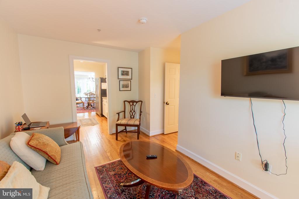 9521 QUAIL HOLLOW DRIVE Unit: 605