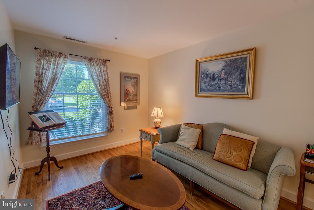 9521 QUAIL HOLLOW DRIVE Unit: 605