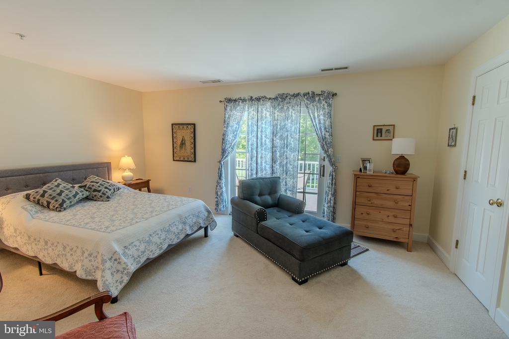 9521 QUAIL HOLLOW DRIVE Unit: 605