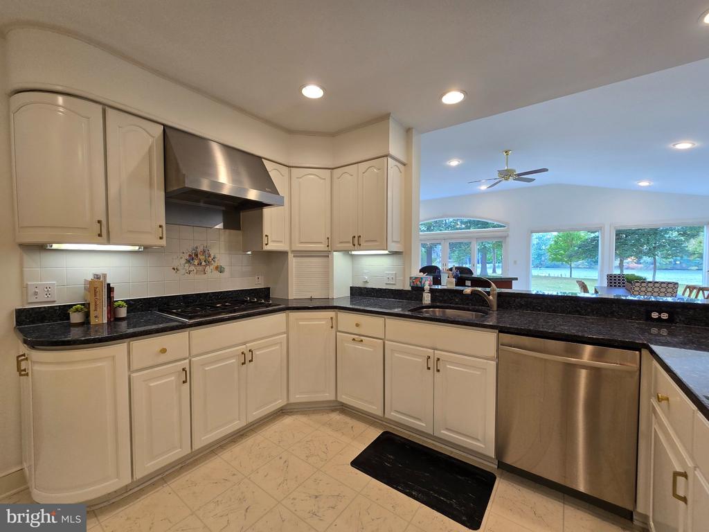 28082 OAKLANDS CIRCLE
