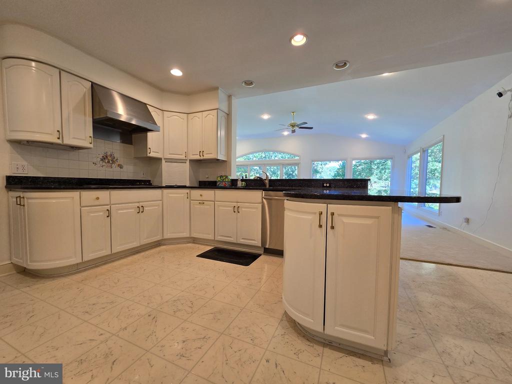 28082 OAKLANDS CIRCLE
