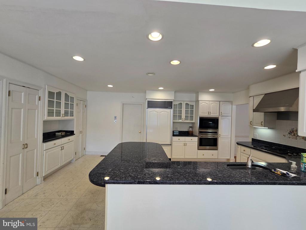 28082 OAKLANDS CIRCLE