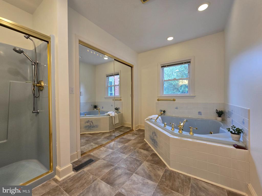 28082 OAKLANDS CIRCLE