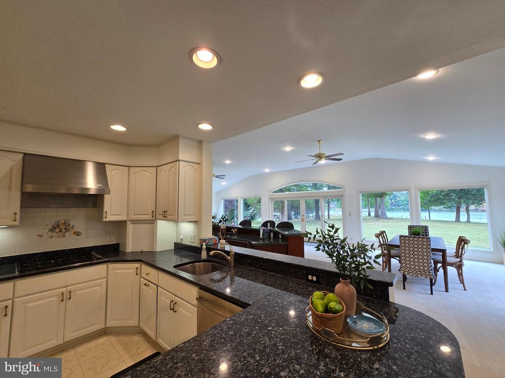 28082 OAKLANDS CIRCLE