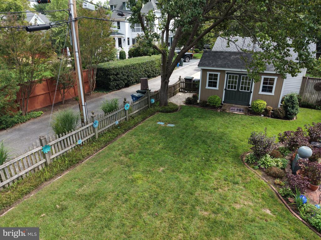 9 BROOKLETTS AVENUE