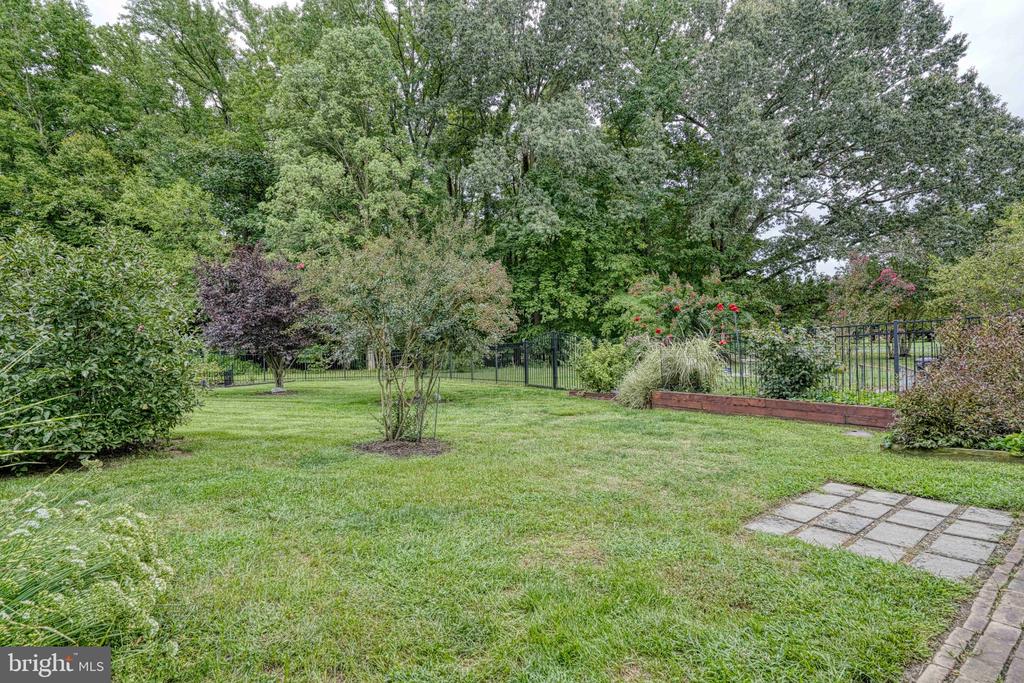32525 DISCOVERY DRIVE