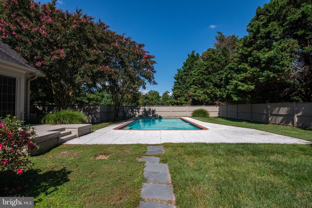 28708 SPRINGFIELD DRIVE