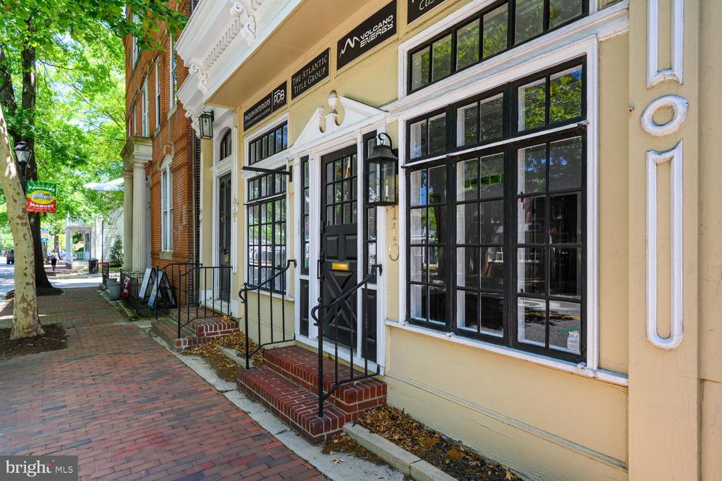 110 N WASHINGTON STREET
