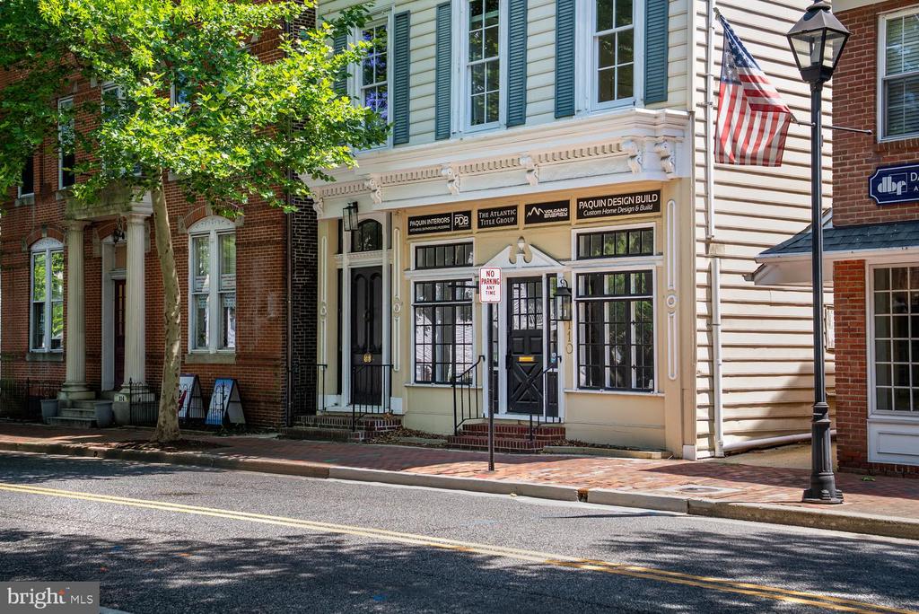 110 N WASHINGTON STREET