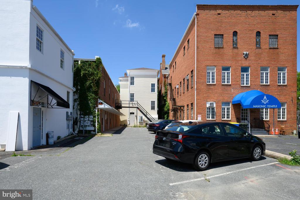 110 N WASHINGTON STREET