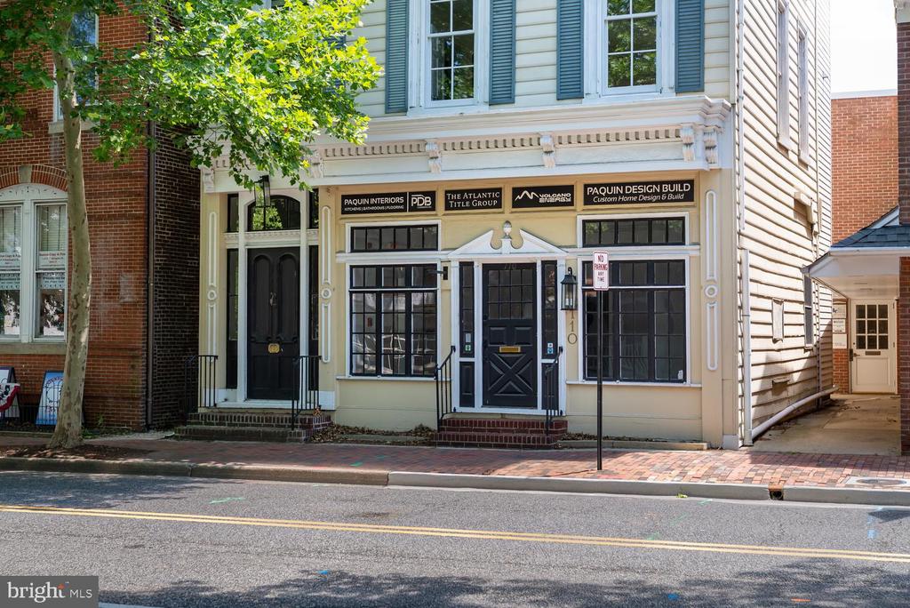 110 N WASHINGTON STREET