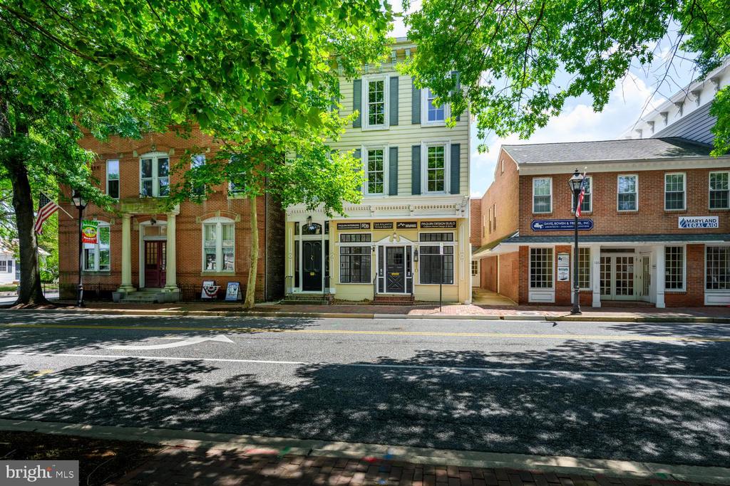 110 N WASHINGTON STREET