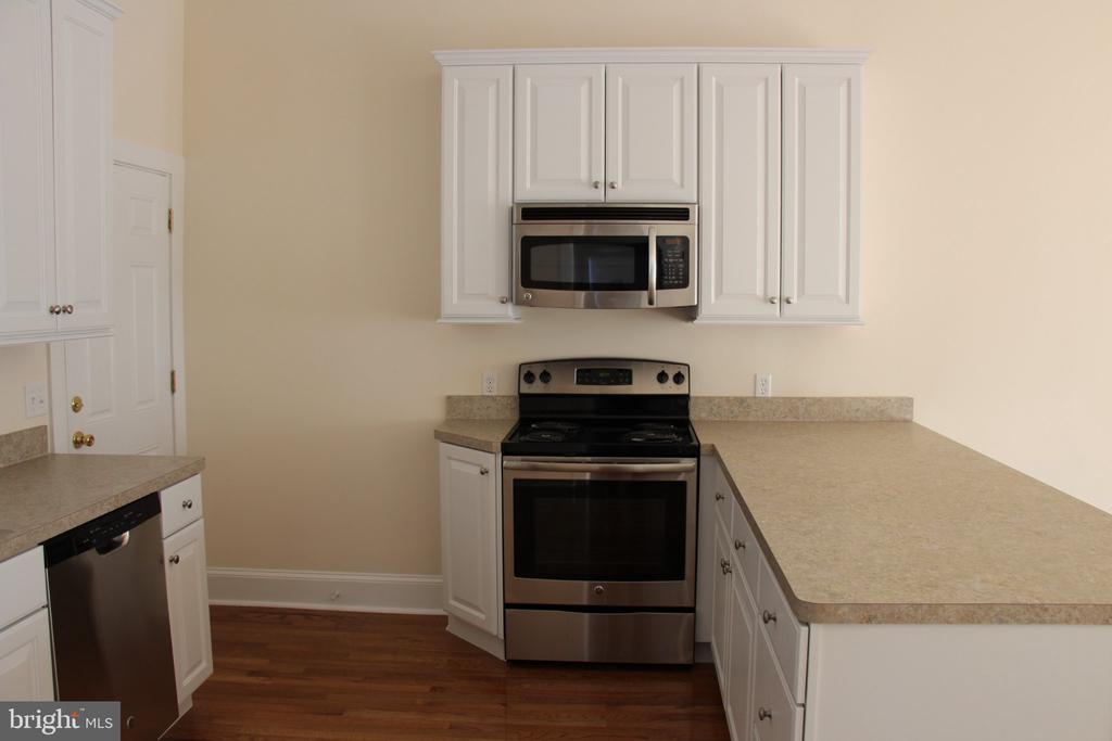 205 RAILROAD AVENUE Unit: B
