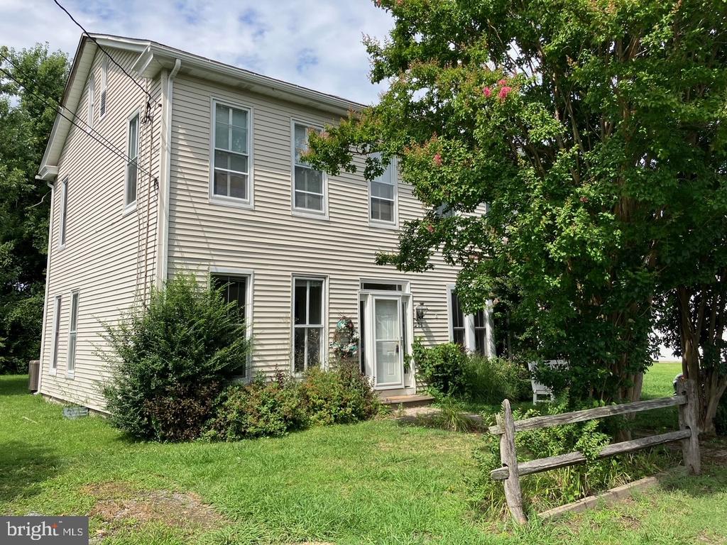 205 RAILROAD AVENUE Unit: B
