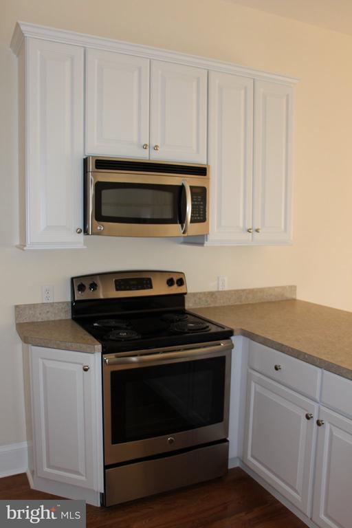 205 RAILROAD AVENUE Unit: B