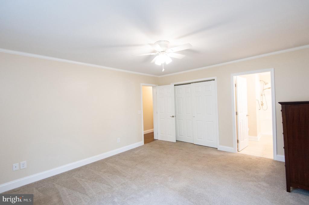 7062 PINE RIDGE RD ROAD