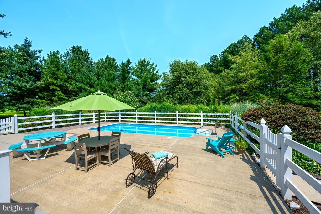9055 ROCKCLIFF DRIVE
