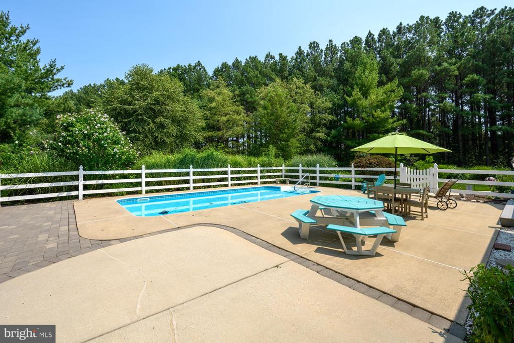 9055 ROCKCLIFF DRIVE