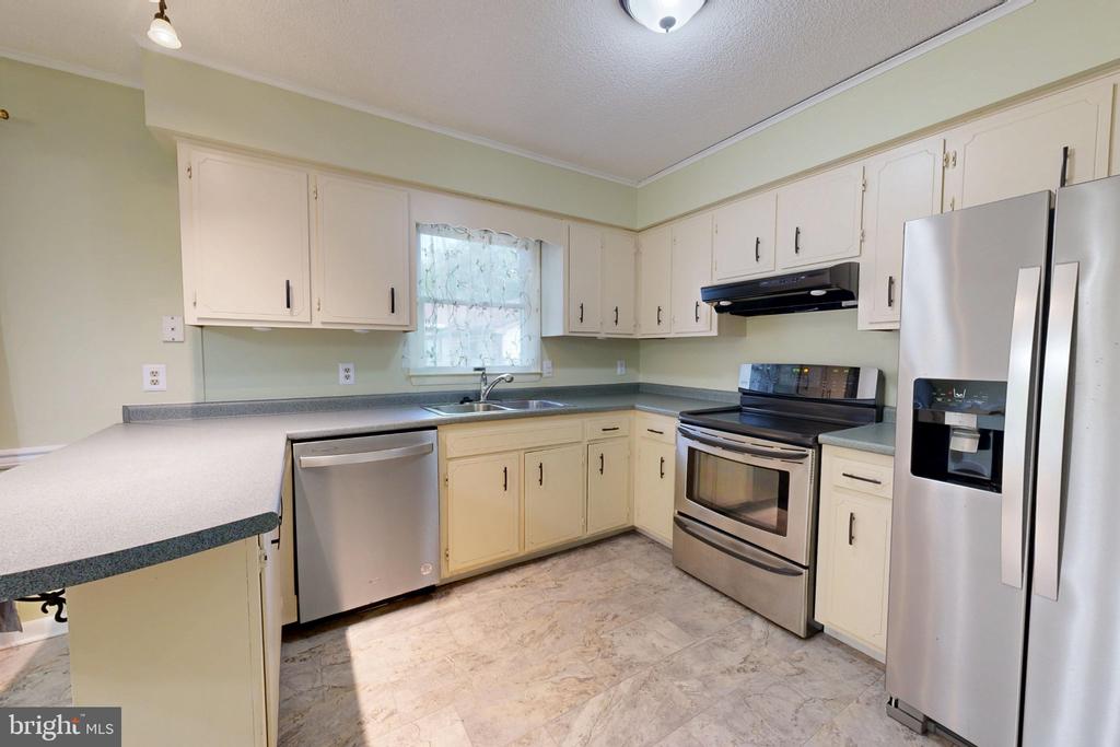 7102 DOGWOOD TERRACE