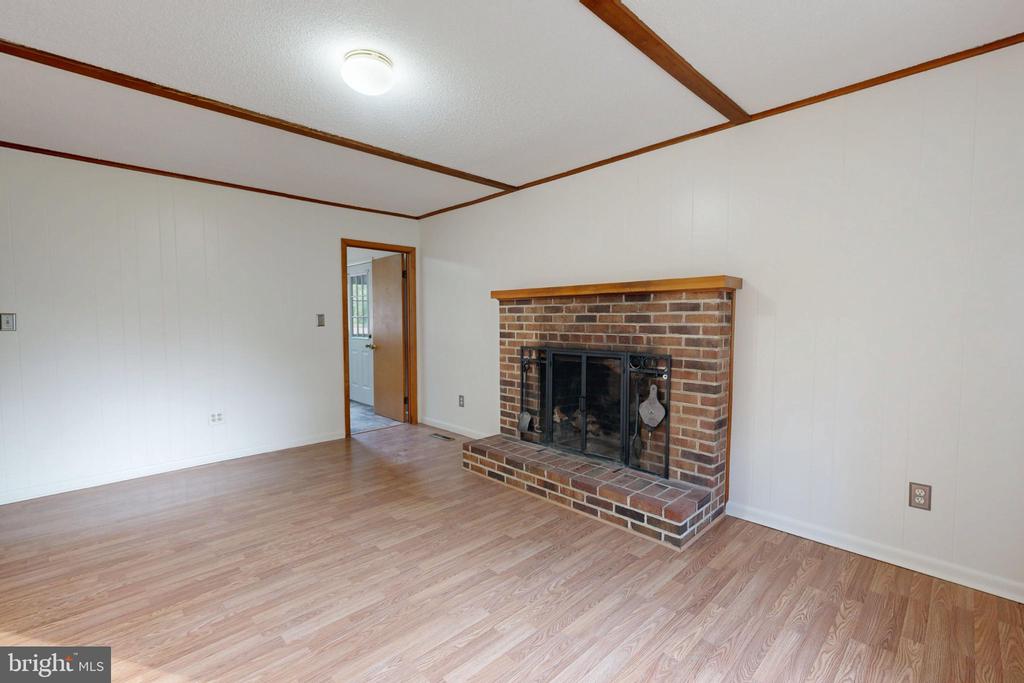 7102 DOGWOOD TERRACE