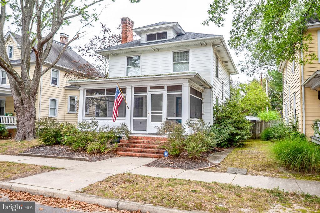 205 BROOKLETTS AVENUE