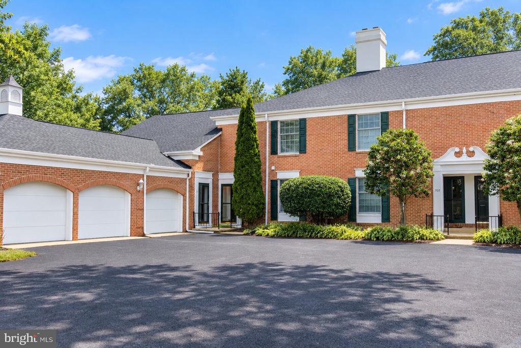 9518 QUAIL HOLLOW Unit: 702