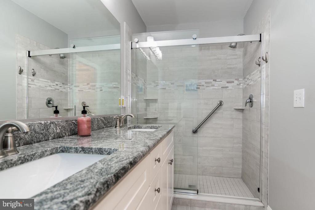 9518 QUAIL HOLLOW Unit: 702