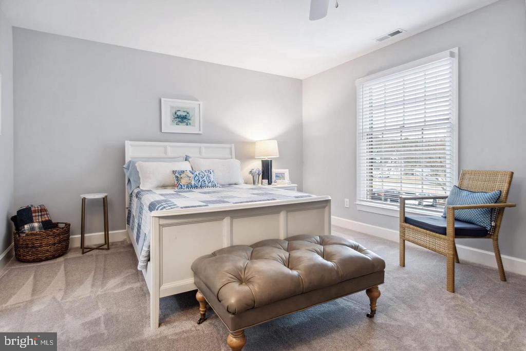 9518 QUAIL HOLLOW Unit: 702
