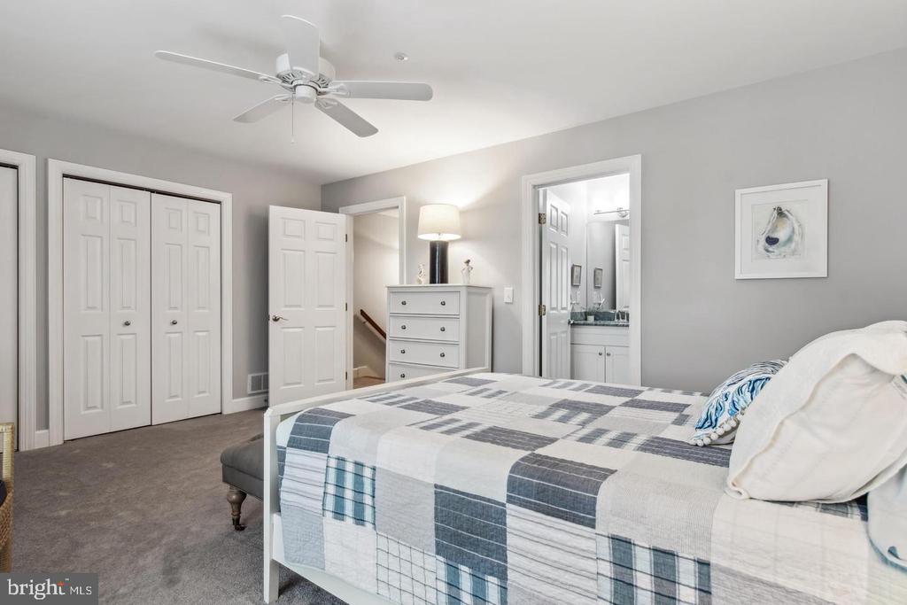 9518 QUAIL HOLLOW Unit: 702