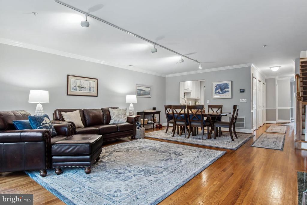 9518 QUAIL HOLLOW Unit: 702