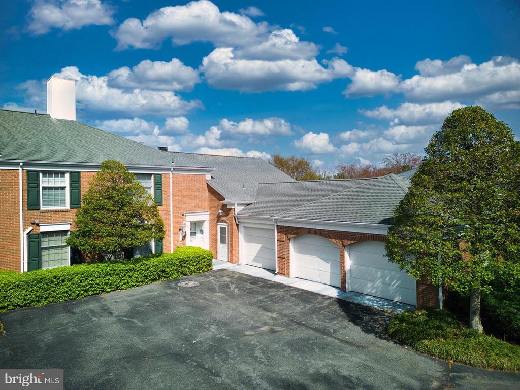 9545 QUAIL HOLLOW DRIVE Unit: 206