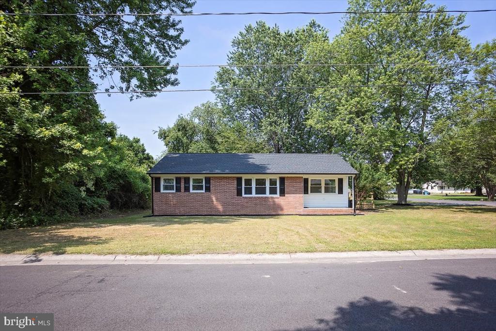 200 Benjamin Ave
