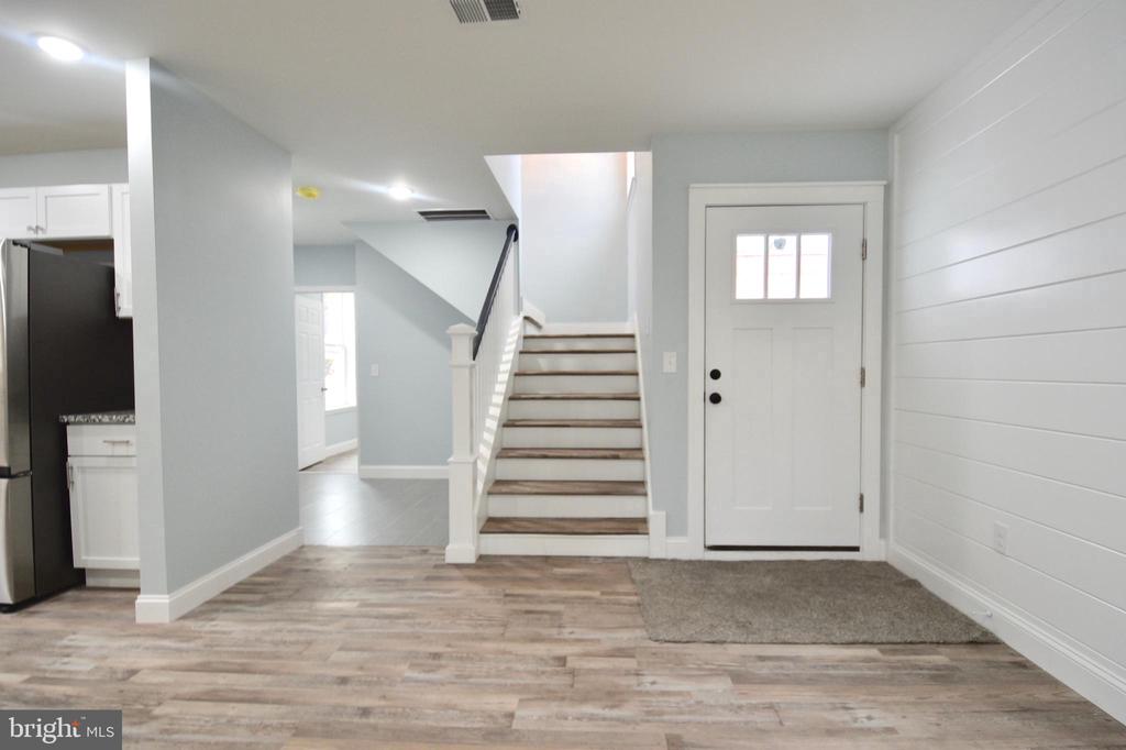 611 Main St